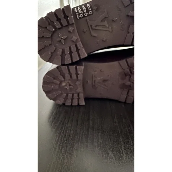 Authentic Louis Vuitton Tall Rain Boots Burgundy Color Size 39 - X listing - Picture 11 of 12